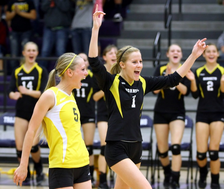 Gatesville Sweeps Alvarado in Bi-District Playoff